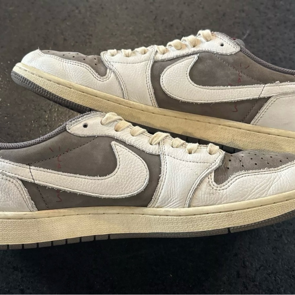 Travis Scott Reverse Mochas